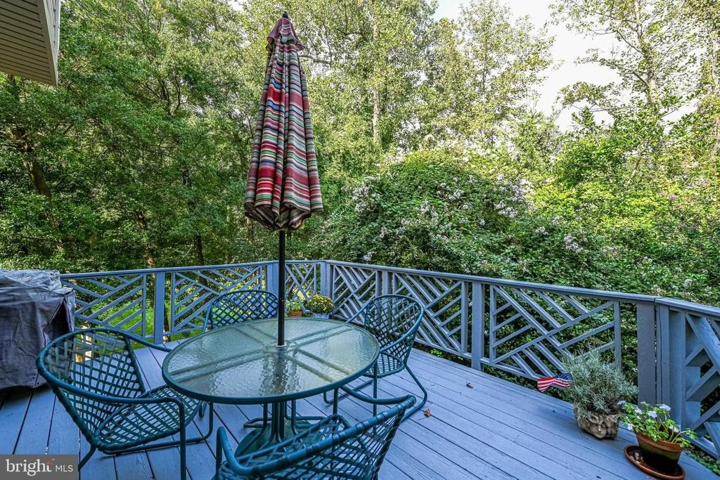 Photo of 9728 HIDDEN VALLEY ROAD