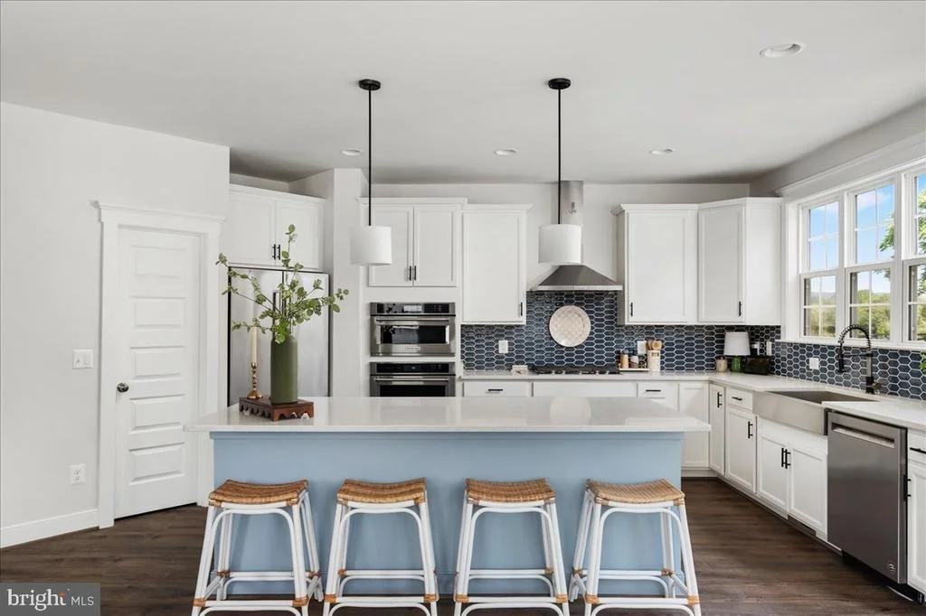 Photo of 35928 PLATINUM DRIVE