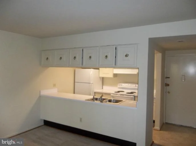 Photo of Unit 81G at 3632 GLENEAGLES DRIVE