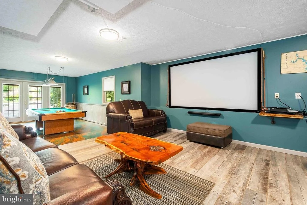 Photo of 305 LAKE POINTE DRIVE