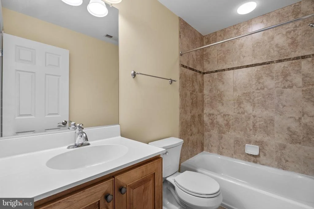 Photo of 370 EAGLE HILL ROAD