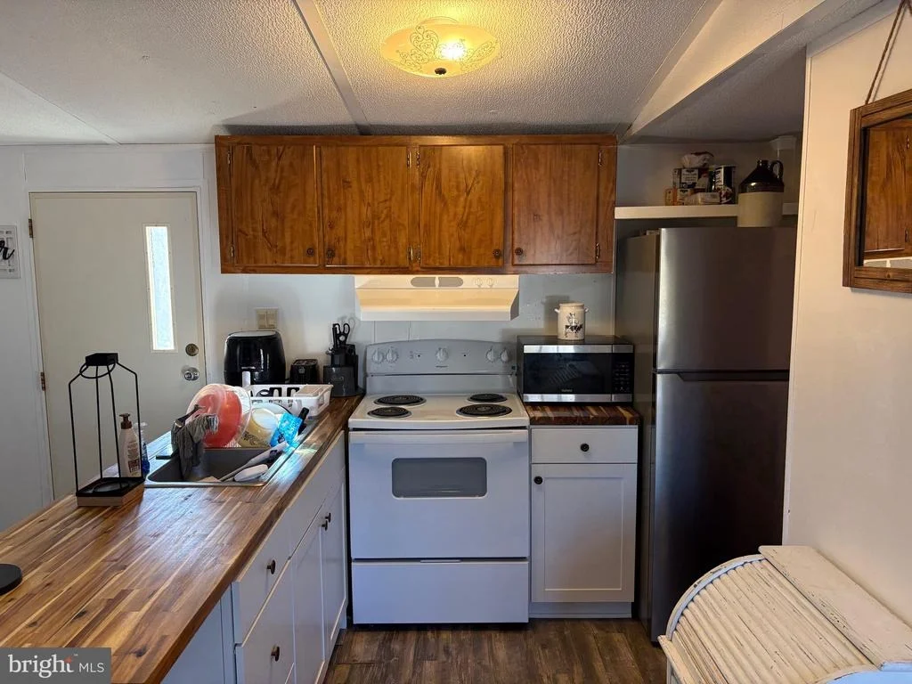 Photo of 1041 GEORGE JAMES LOOP