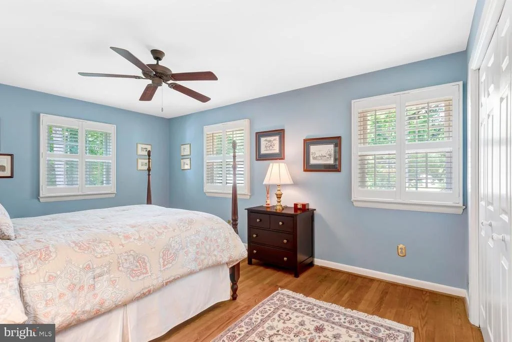 Photo of 4401 DOLPHIN LANE