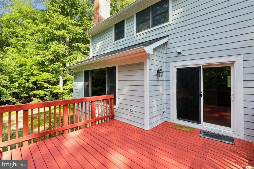 Photo of 8253 HONEYSUCKLE ROAD