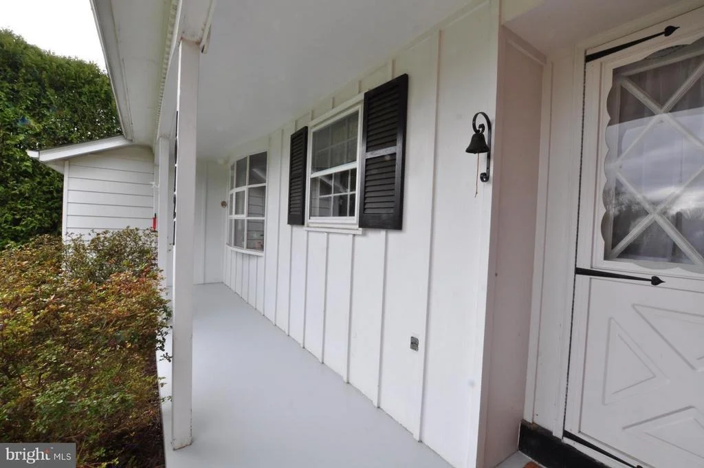 Photo of 10121 JOHNS DRIVE