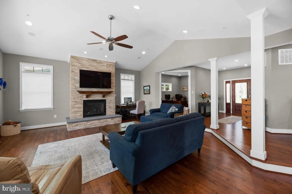 Photo of 1162 OAK VIEW DRIVE