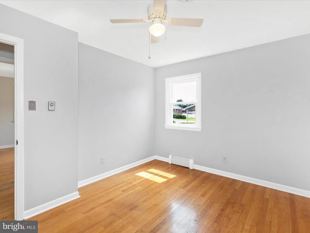 Photo of 22128 PIKESIDE DRIVE