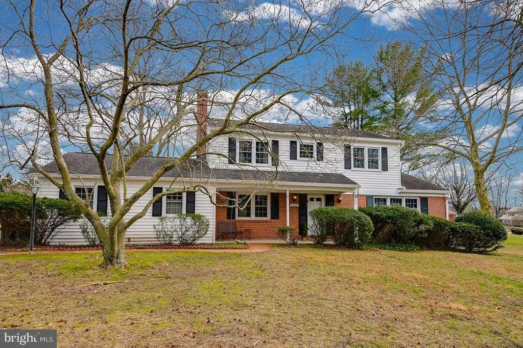 Photo of 9702 LONGVIEW DRIVE