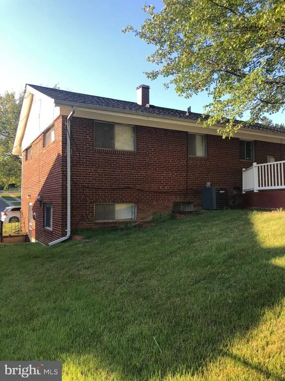 Photo of 7311 KIPLING PARKWAY