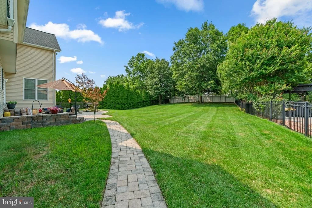 Photo of 439 UNIVERSITY DRIVE