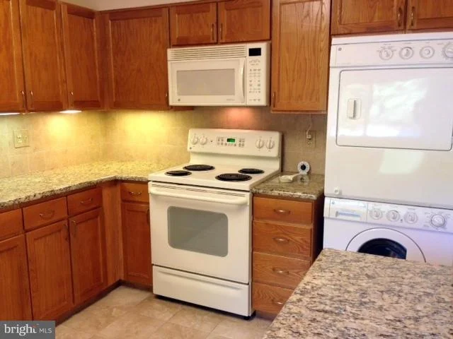 Photo of Unit 3126 at 15115 INTERLACHEN DRIVE