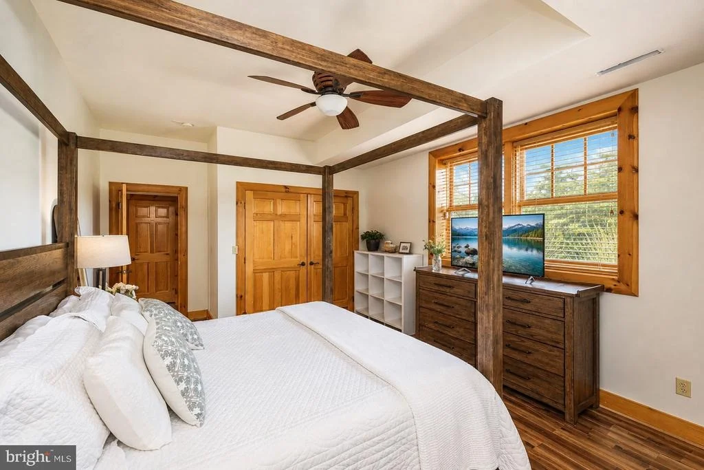 Photo of 282 LAKEFRONT LINKS DRIVE