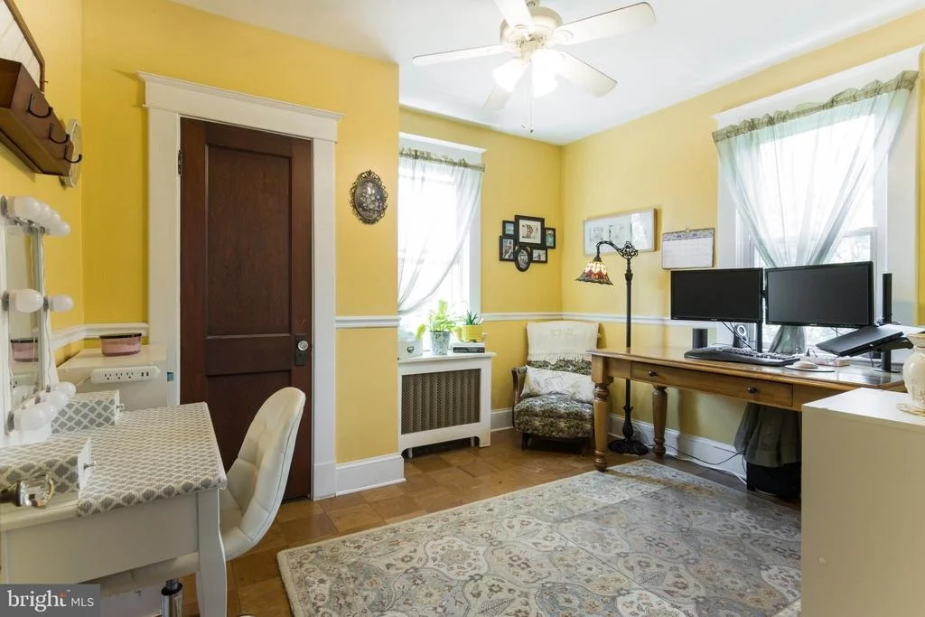 Photo of 618 ALDERSHOT ROAD