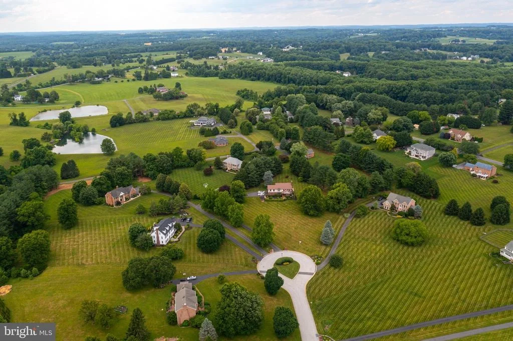 Photo of 2300 KINGS ARMS DRIVE