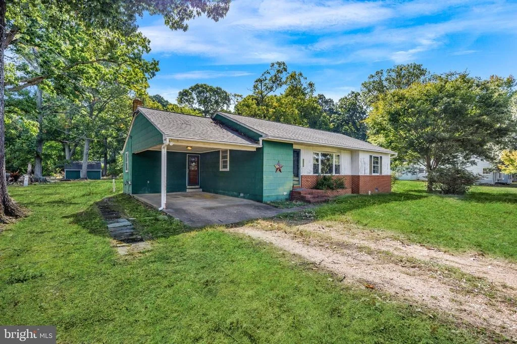 Photo of 4891 IDLEWILDE ROAD