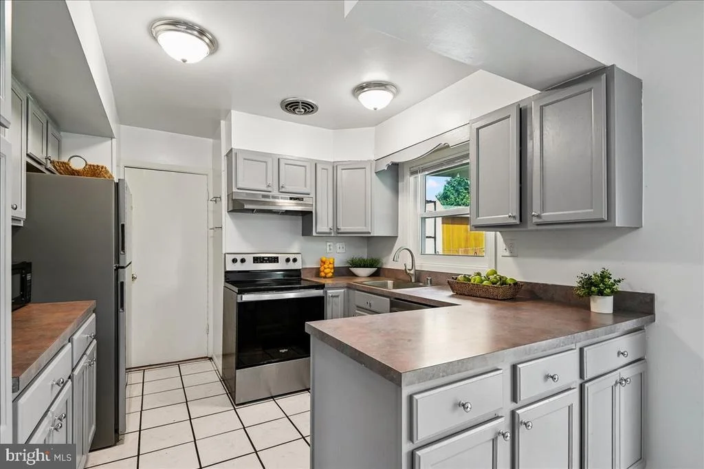 Photo of 2615 KENNISON LANE
