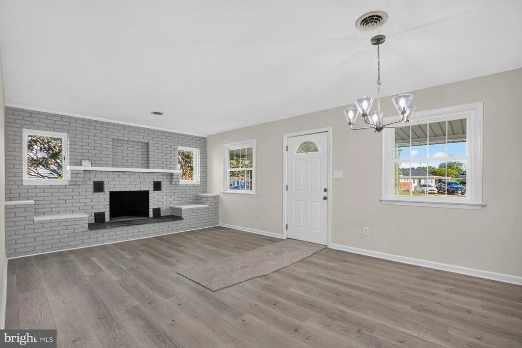 Photo of 6204 AUTH ROAD