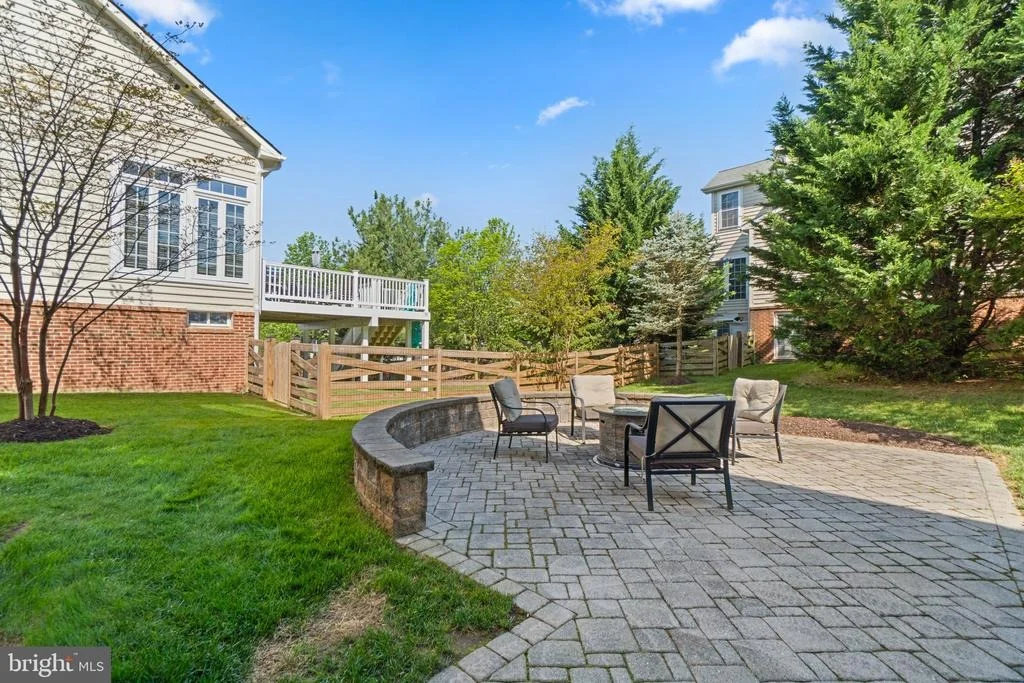 Photo of 9116 BOWLING GREEN DRIVE