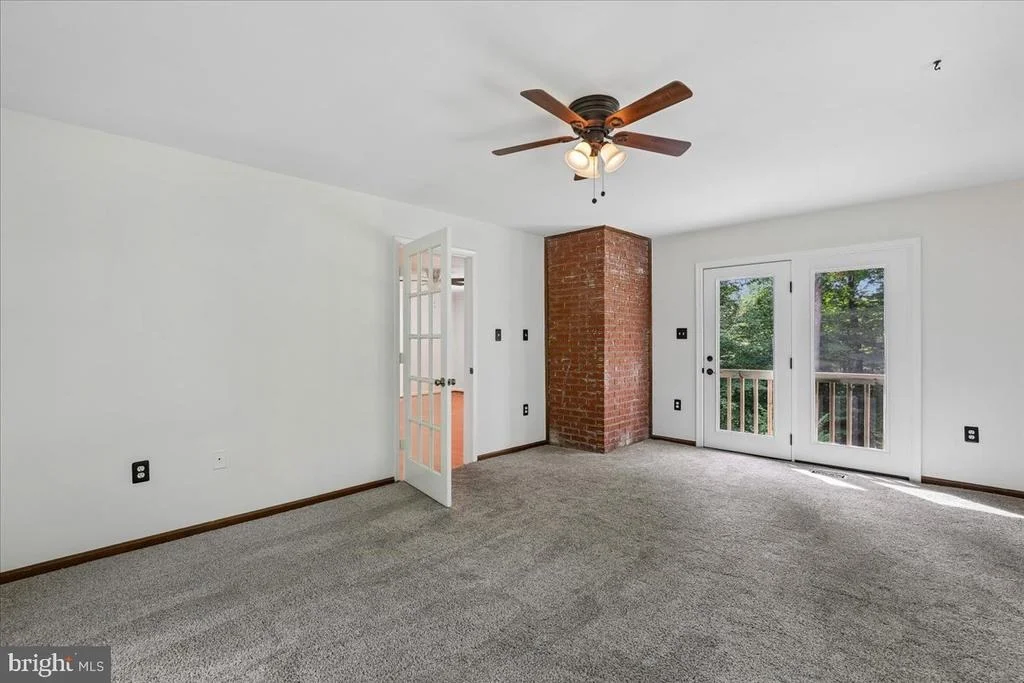 Photo of 8253 HONEYSUCKLE ROAD