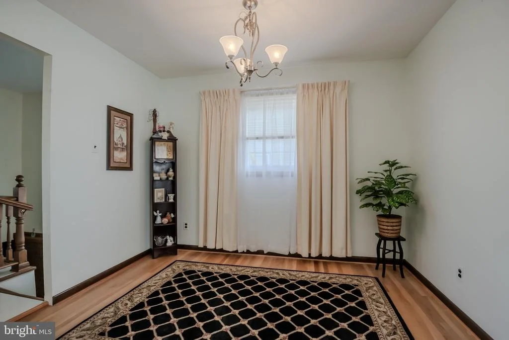 Photo of 25 CHARRING LANE