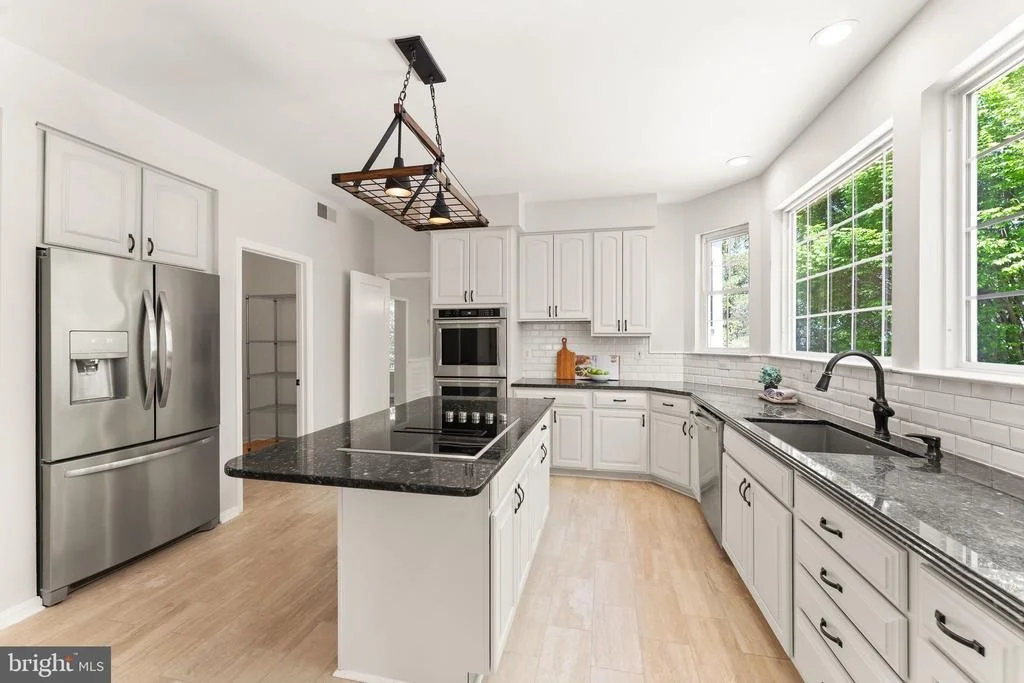 Photo of 817 KENNETH PLACE SE