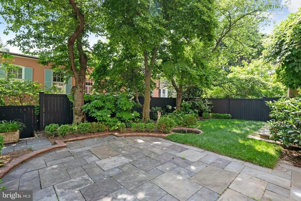 Photo of 1527 35TH STREET NW