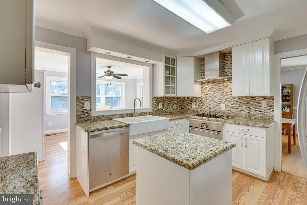 Photo of 8993 MEADOWVIEW DRIVE