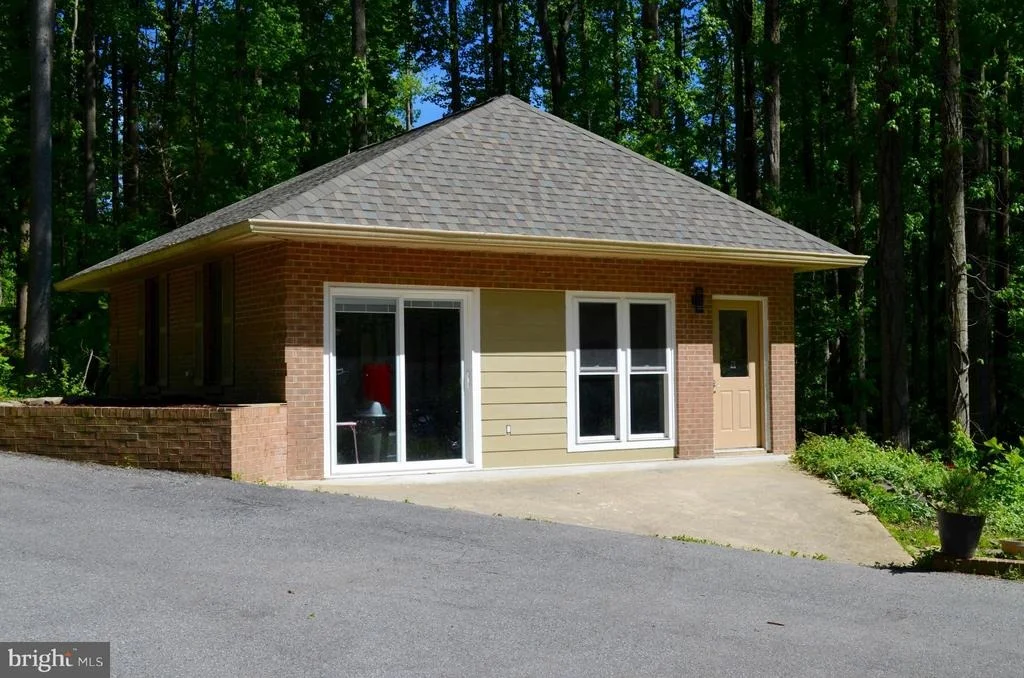 Photo of 2050 N PLANTATION DRIVE