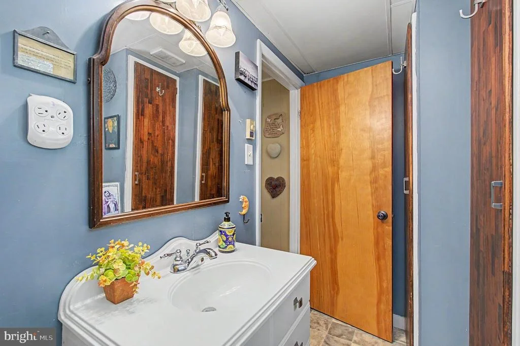 Photo of 961 CEDAR LANE