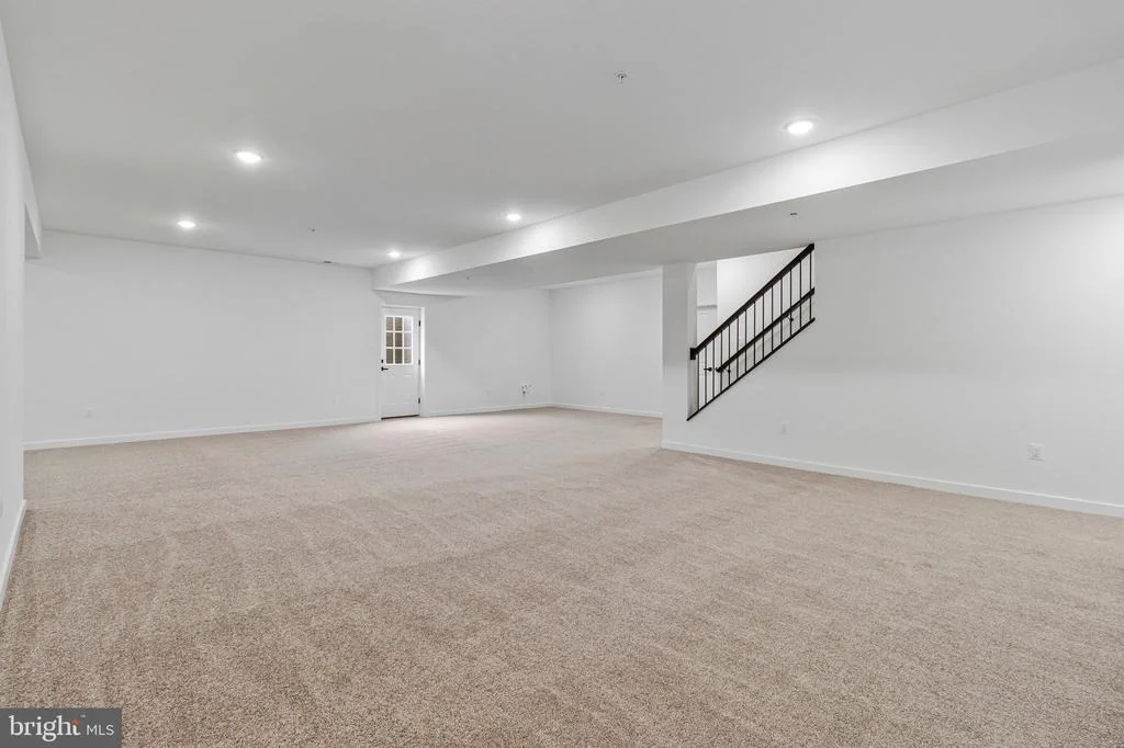 Photo of 2000 ARAM DRIVE