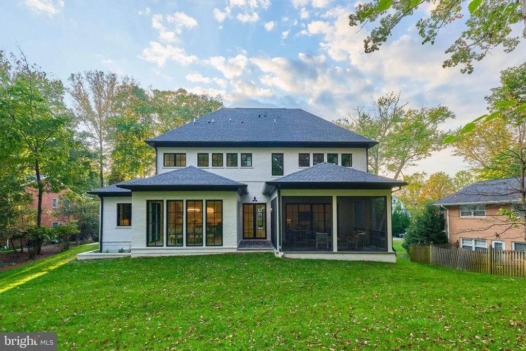 Photo of 1515 CRESTWOOD LANE