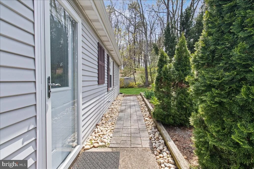 Photo of 32 BUCKINGHAM DRIVE