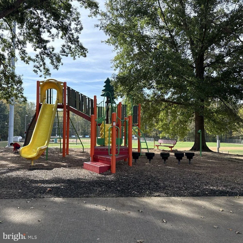 Photo of 15058 HOLLEYSIDE DRIVE