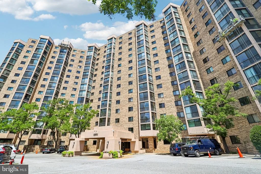 Photo of Unit 409 at 5901 MOUNT EAGLE DRIVE