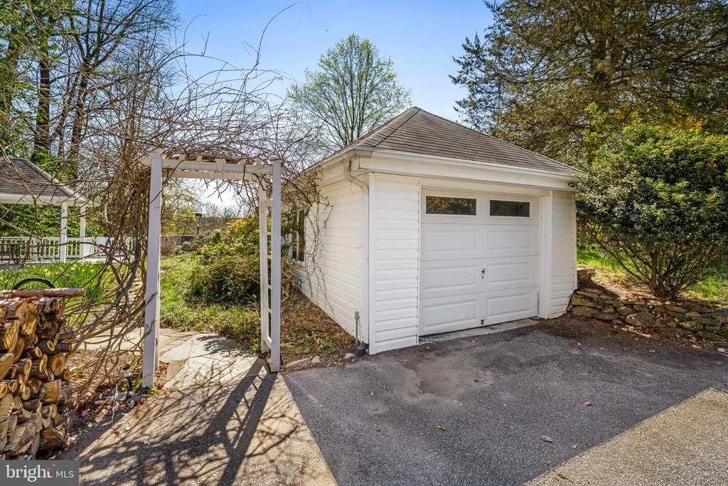 Photo of 8230 DOGWOOD ROAD