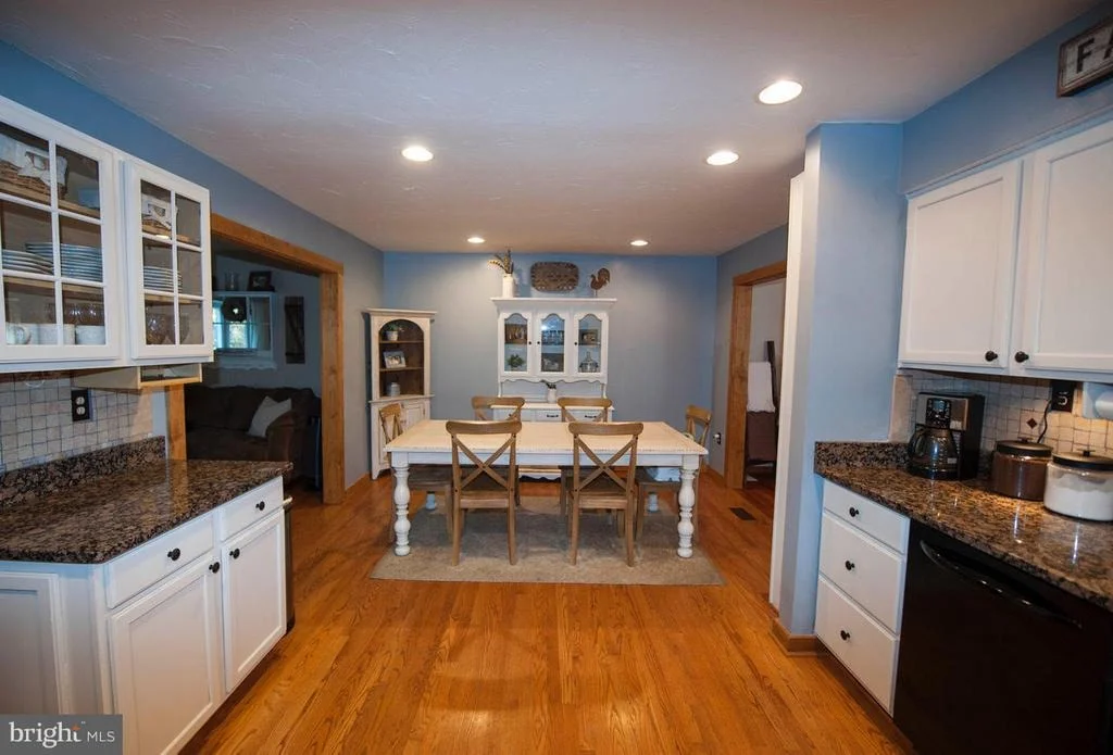 Photo of 828 WILDA DRIVE