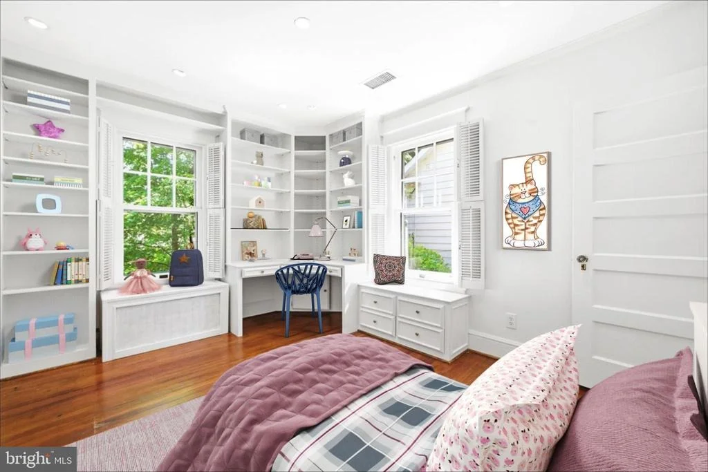 Photo of 7109 MEADOW LANE