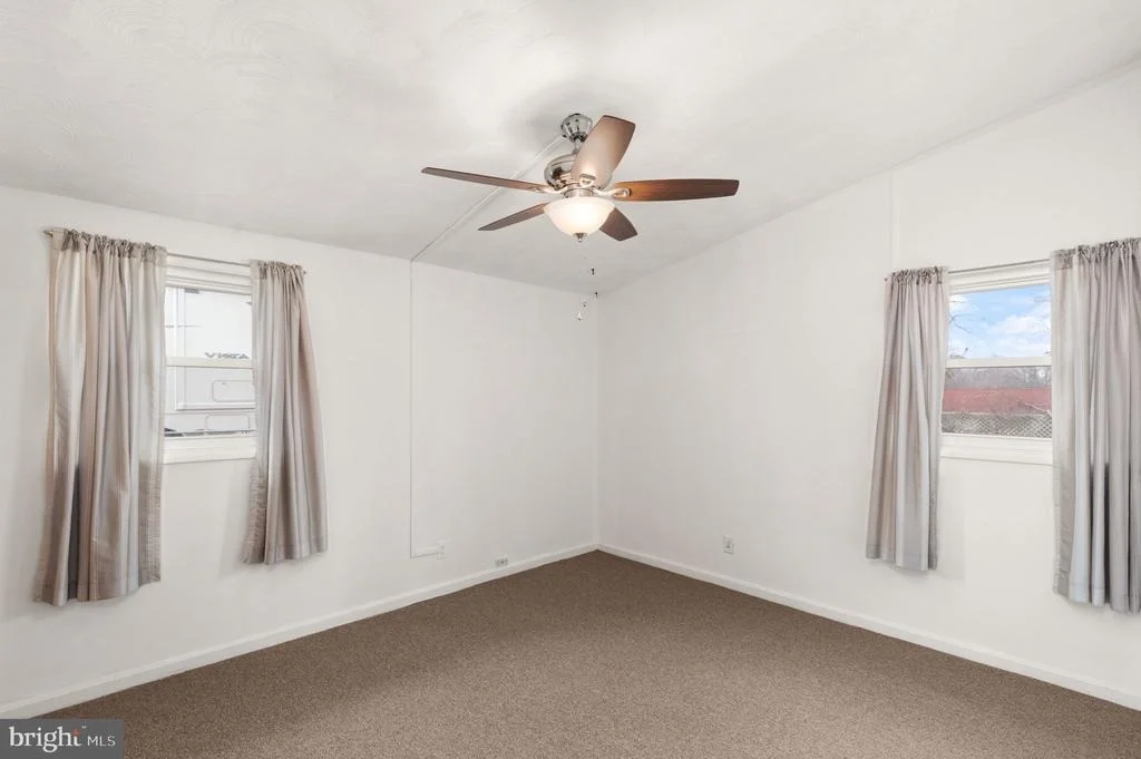 Photo of 208 GLOUCESTER DRIVE