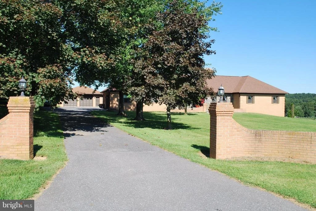 Photo of 2460 MULLINIX MILL ROAD