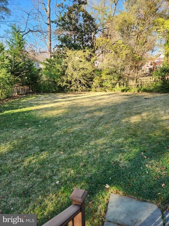 Photo of 8230 RIVERSIDE ROAD
