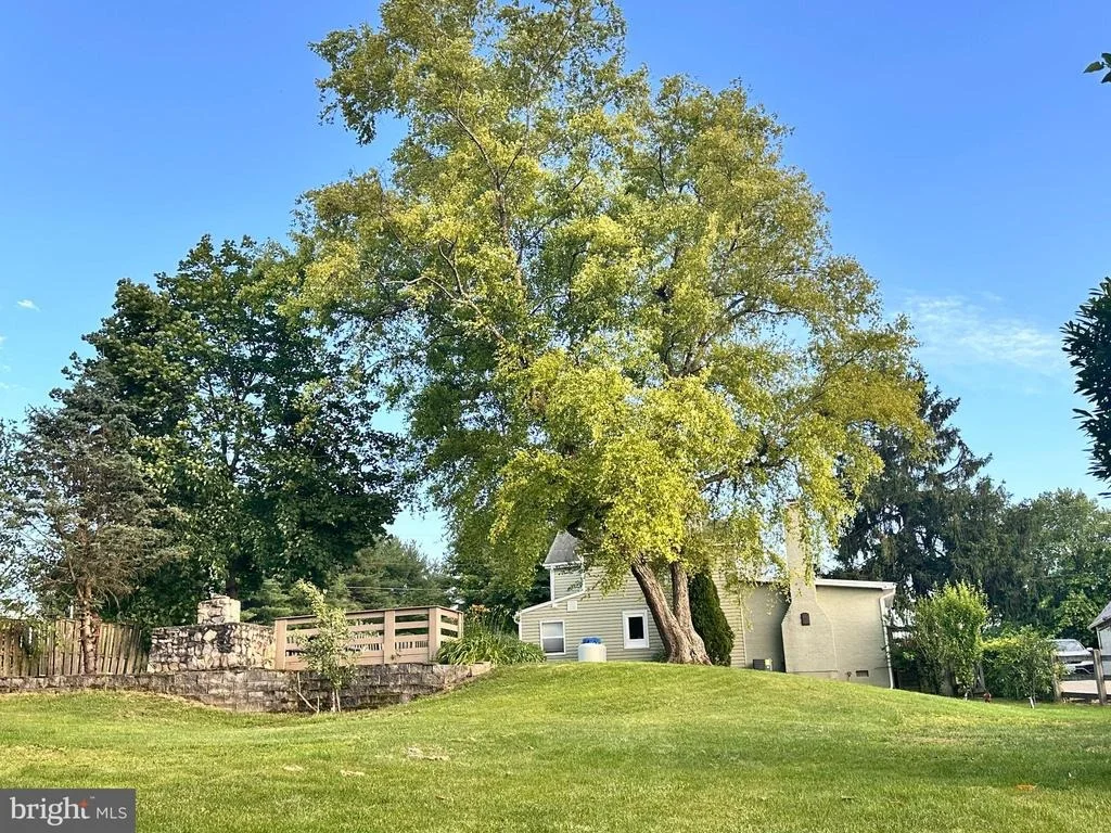 Photo of 6155 KING ROAD