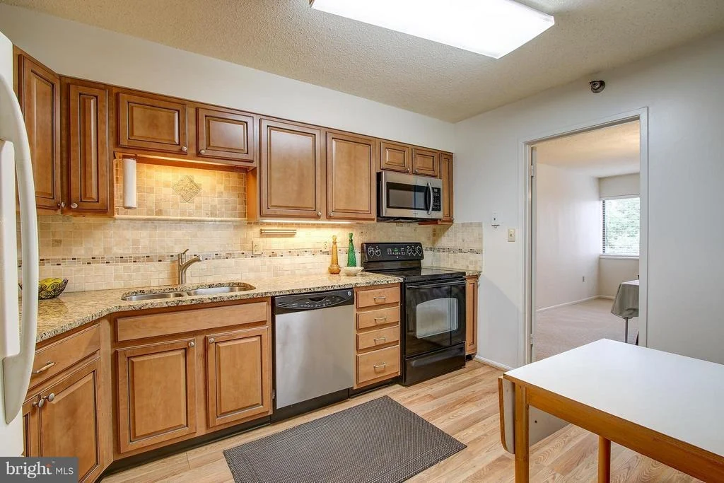Photo of Unit 1018 at 15100 INTERLACHEN DRIVE