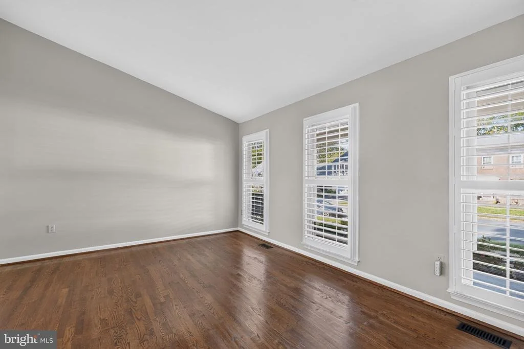 Photo of 7111 CARNATION COURT