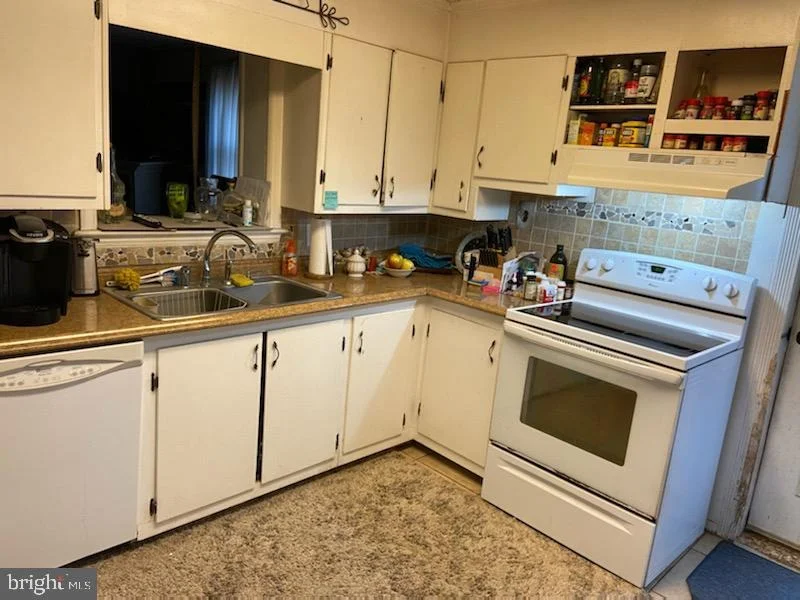 Photo of 26016 RIDGE ROAD