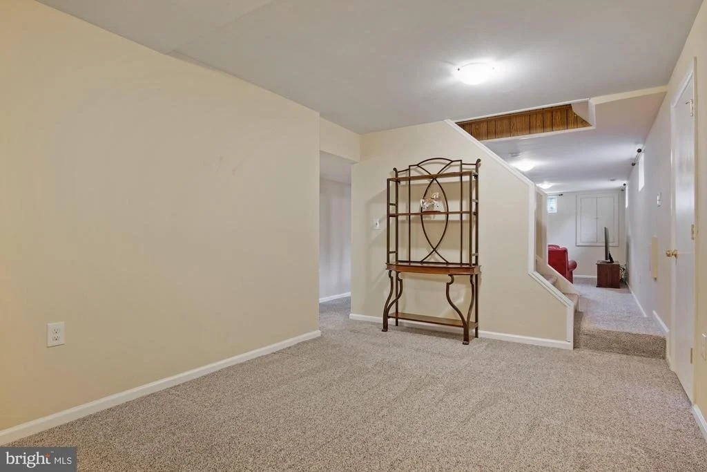 Photo of 1437 HARDING LANE