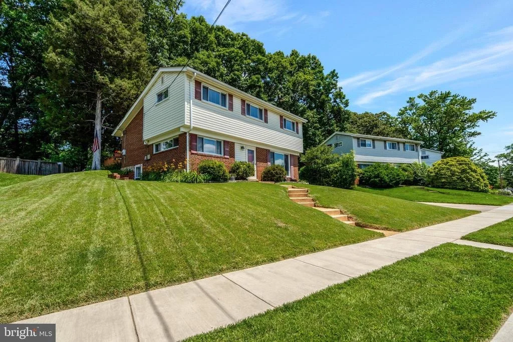 Photo of 10318 FOREST AVENUE