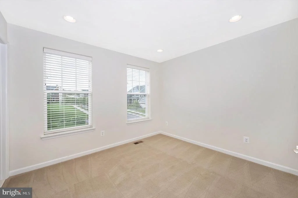 Photo of 8420 CLIFFVIEW LANE