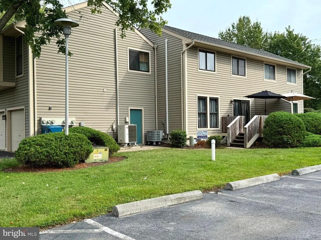 Photo of Unit 2 at 1 COMPASS CIRCLE