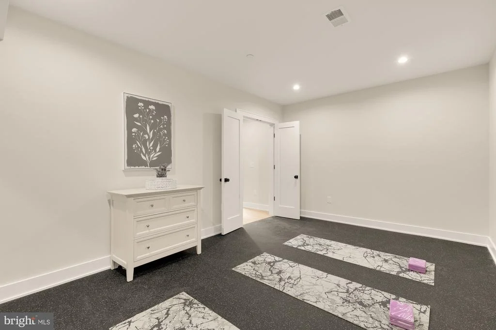 Photo of 9512 FOREST ROAD