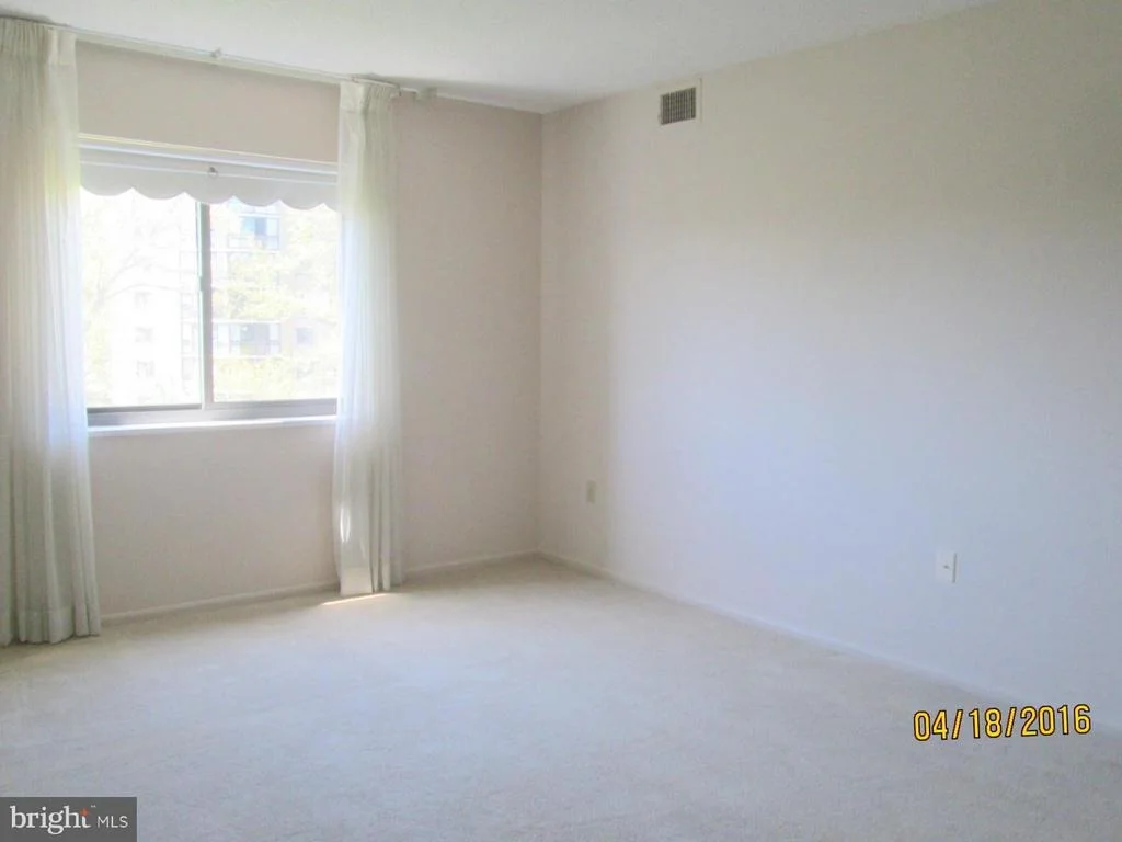 Photo of Unit 3714 at 15115 INTERLACHEN DRIVE